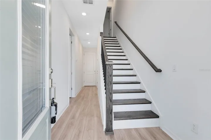 1st floor entry