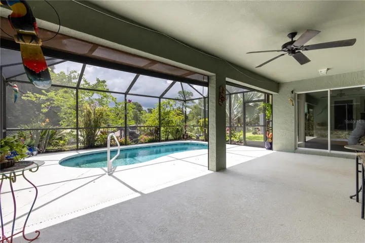 LARGE SHADED LANAI