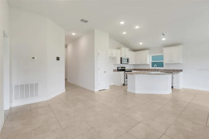 Kitchen / Living Room