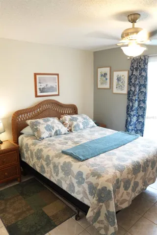 Guest bedroom