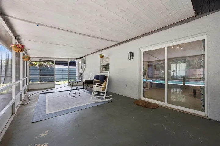 Rear screened in porch