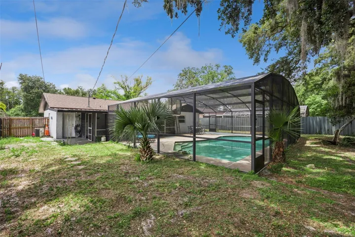 Expansive yard