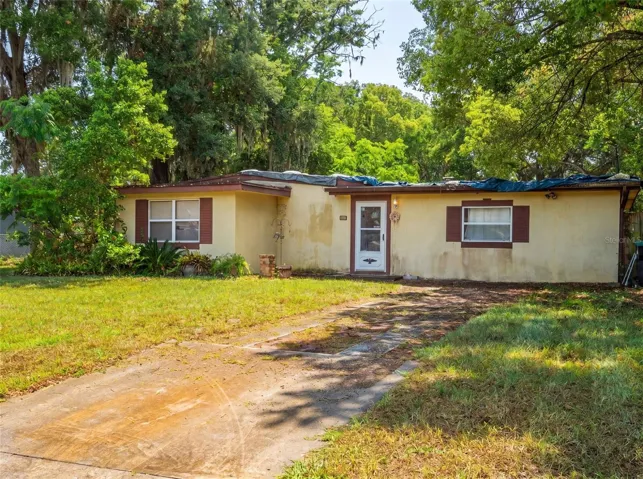 Corner 1/4 acre lot