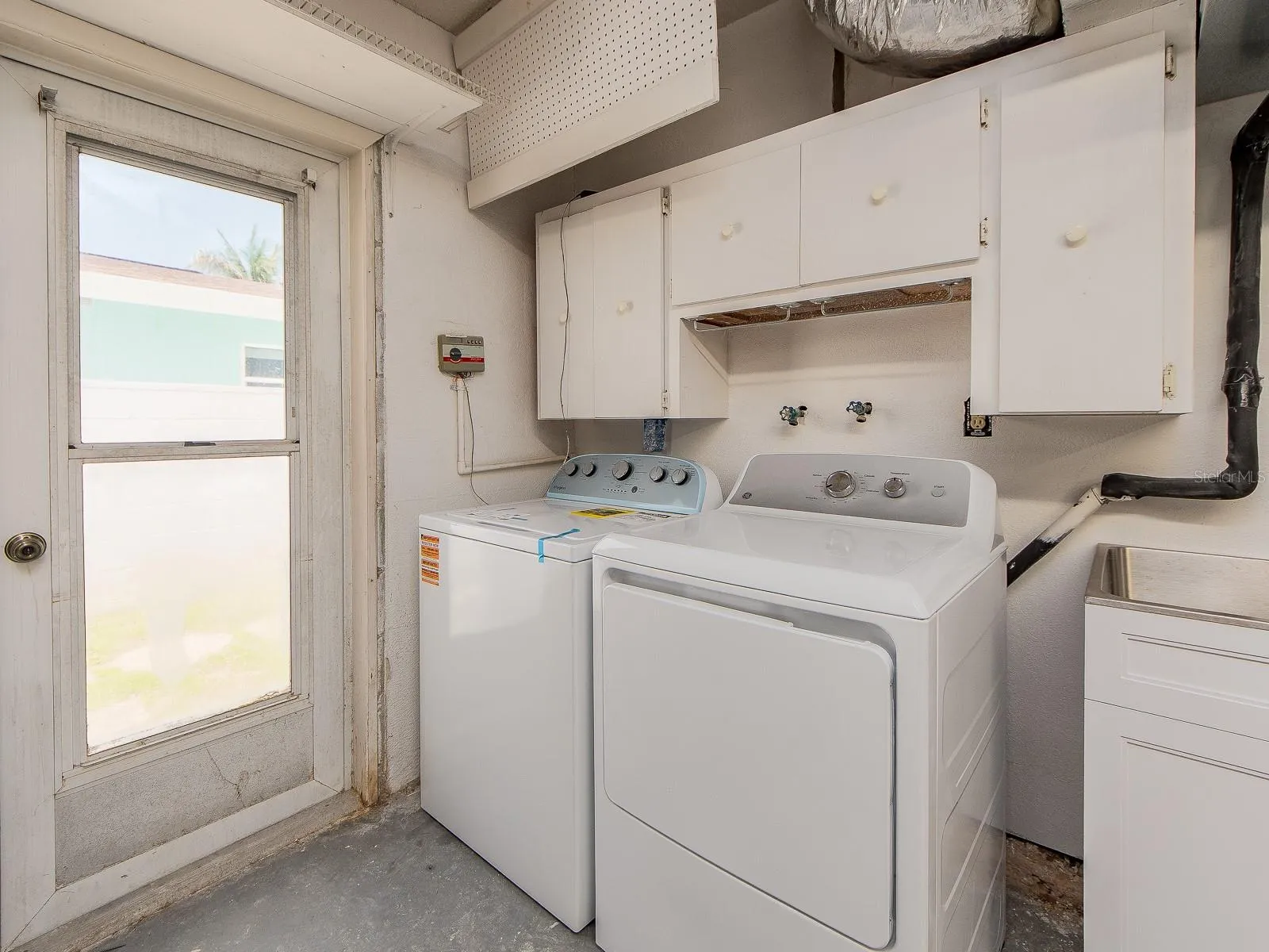 brand new washer and dryer.