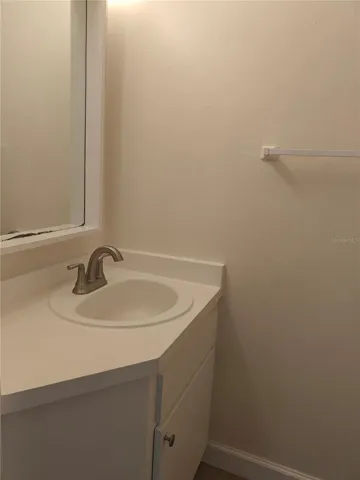 1st Floor 1/2 Bathroom