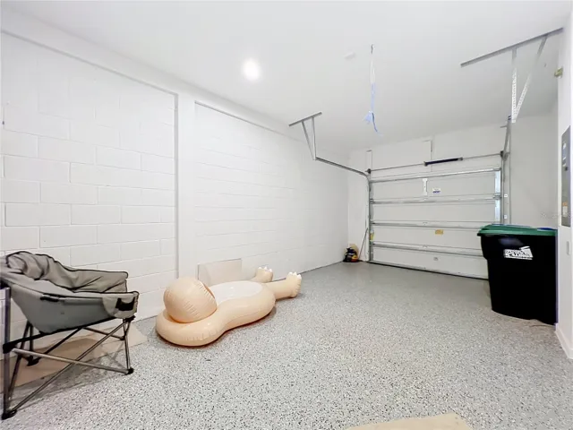 One car garage
