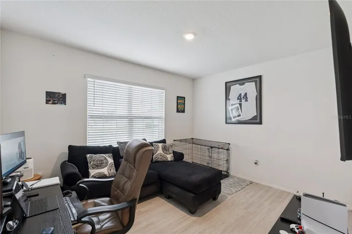 Bedroom 3/Office