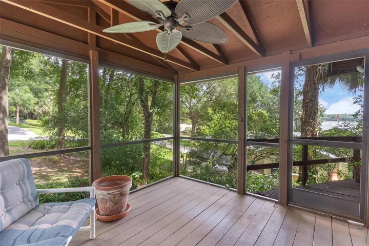 Screened in patio off of Breakfast Nook