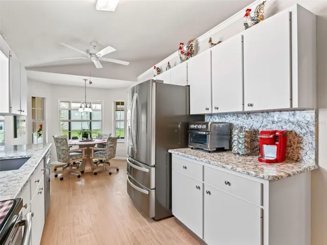 Eat in area of Kitchen