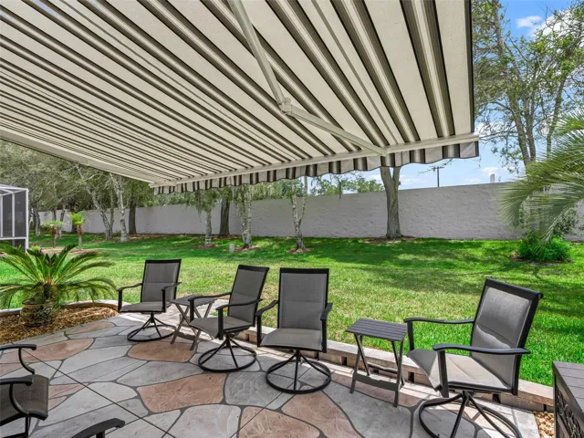Back Patio w/Sun Setter Retractable Awning