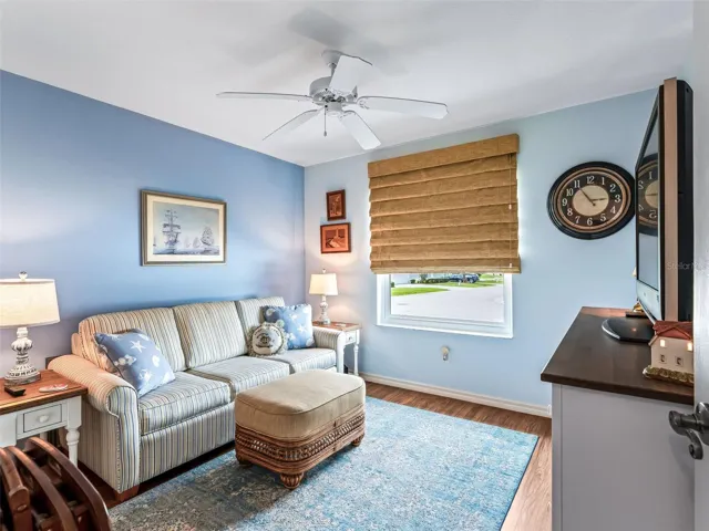 Bedroom 2 w/Laminate flooring