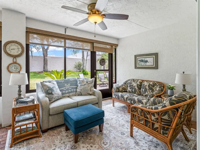 23 x 9 Glass Enclosed Lanai w/Sun Shades
