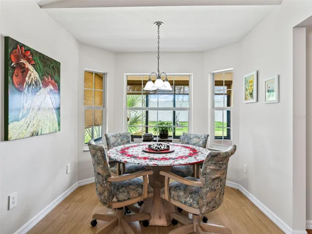 Eat in Area w/Bay Window