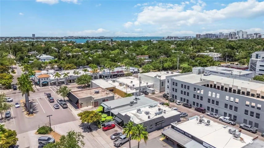 So near Sarasota Bay, Downtown, and Sarasota Memorial Hospital