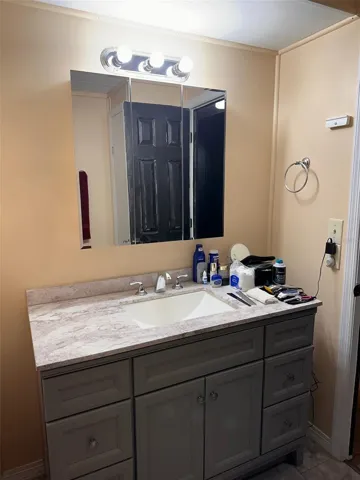 2nd Bathroom