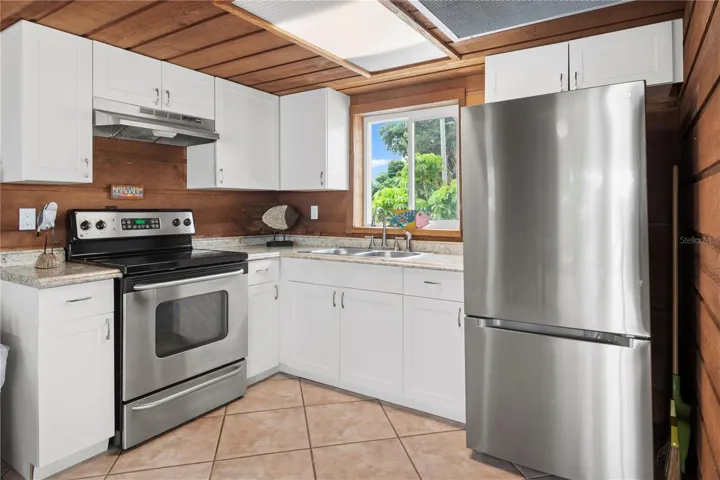 RIVER HARBOR WEST CLUBHOUSE KITCHEN