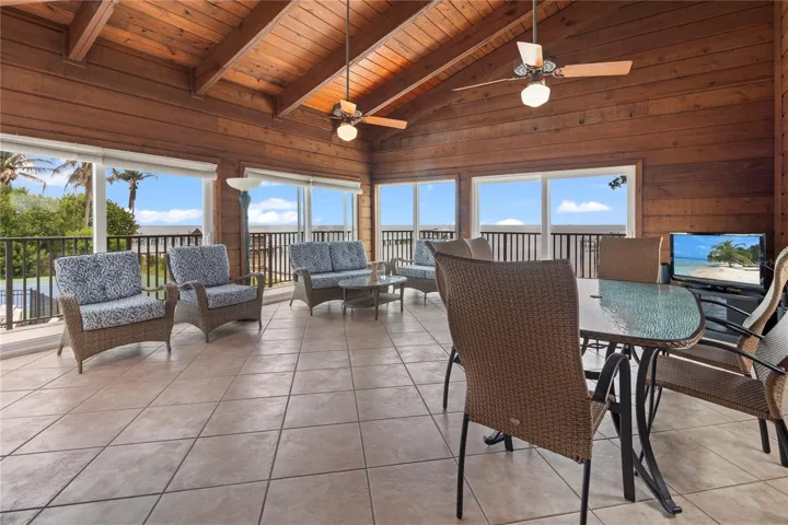 RIVER HARBOR WEST 2ND FLOOR CLUBHOUSE