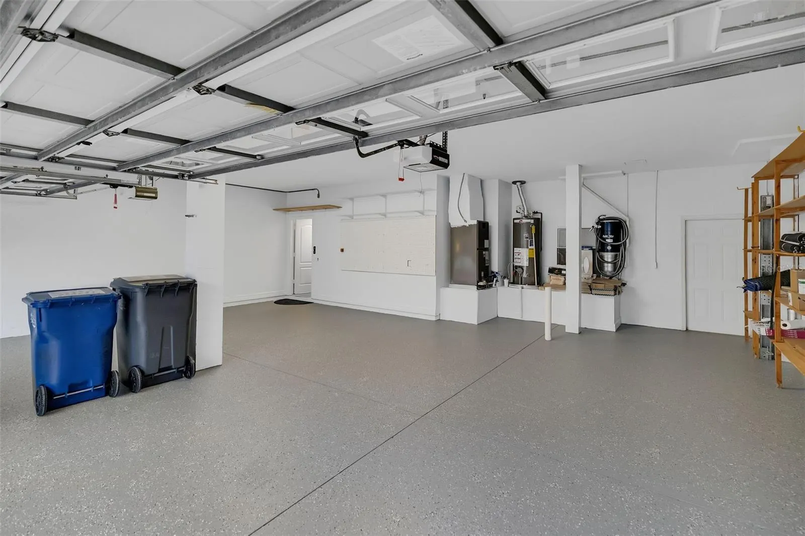 Huge 3.5 Car Garage