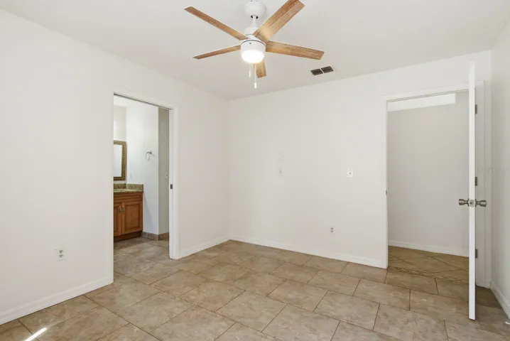 hallway bathroom with access to bedroom 3