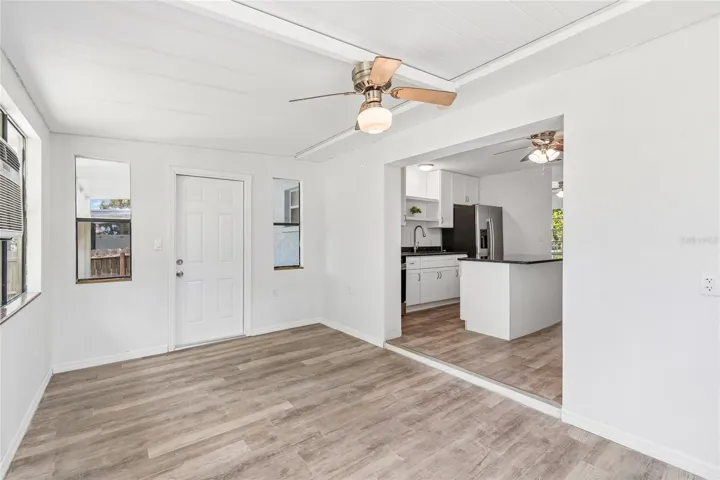 Dining room/flex room