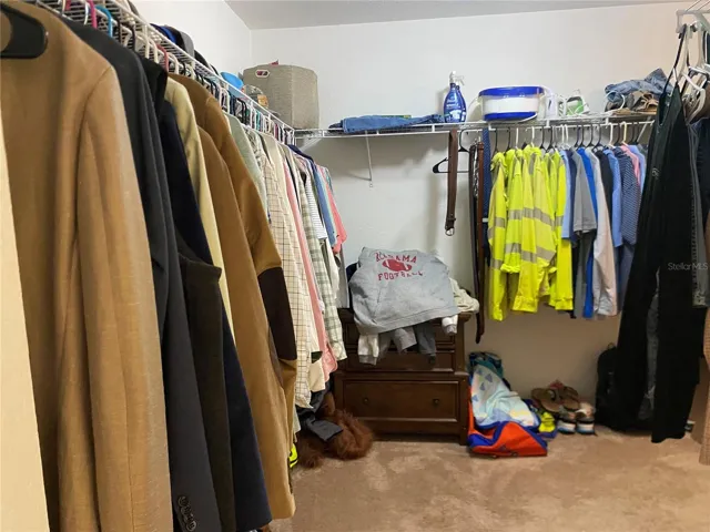 Master bedroom Walking Closet