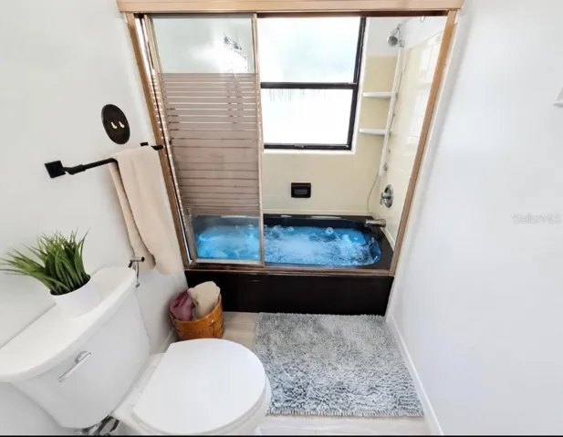 Jacuzzi bathtub