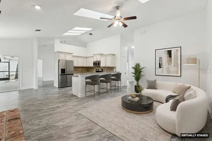 *Virtually Staged* Perfect space for entertaining