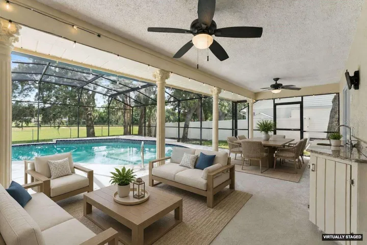 *Virtually Staged* Huge lanai