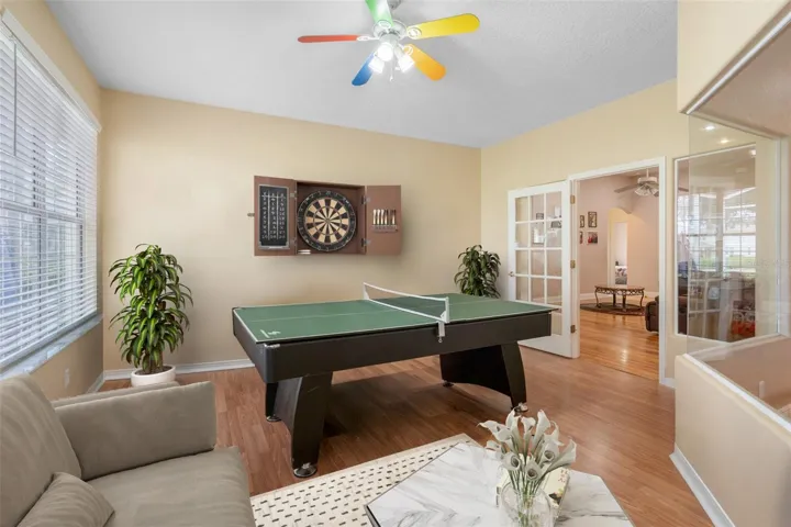 Bonus room/staged