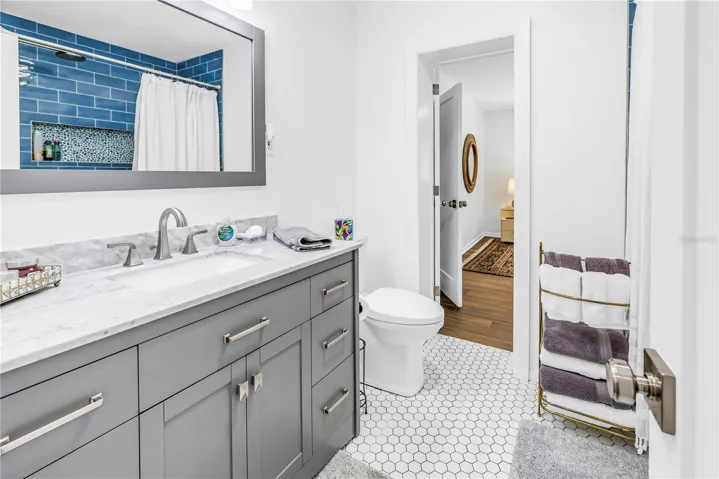 Full bath off bedroom 2