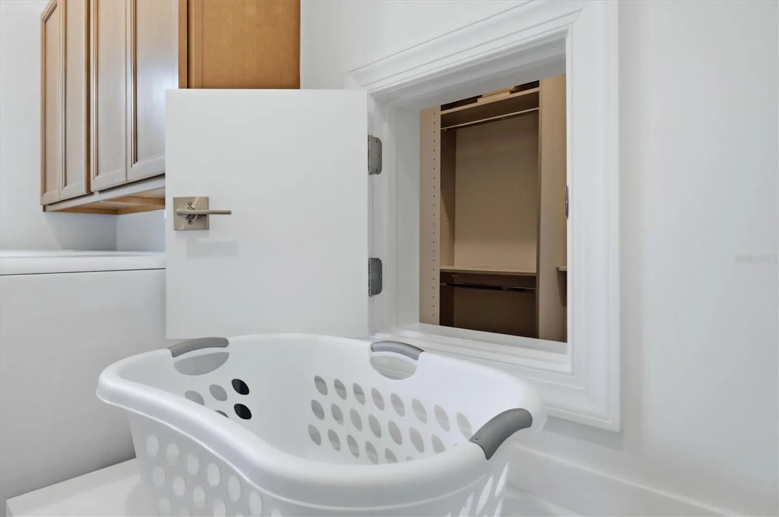 Laundry pass through to primary closet