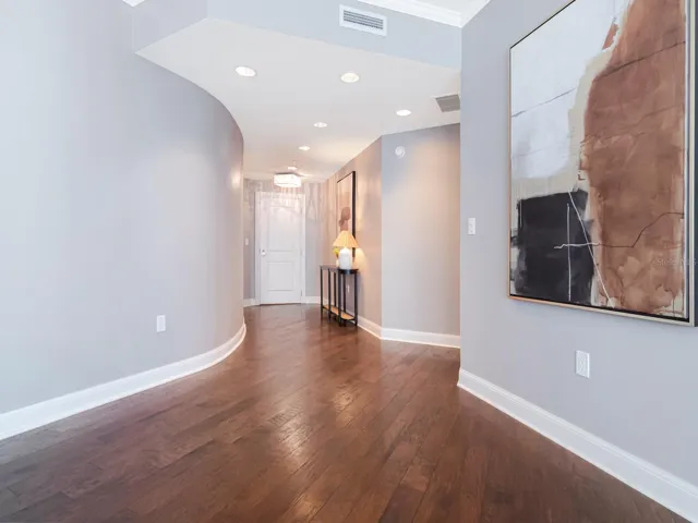 Entry area with architectural curved wall detail