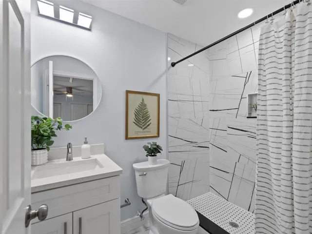 Fully renovated bathroom