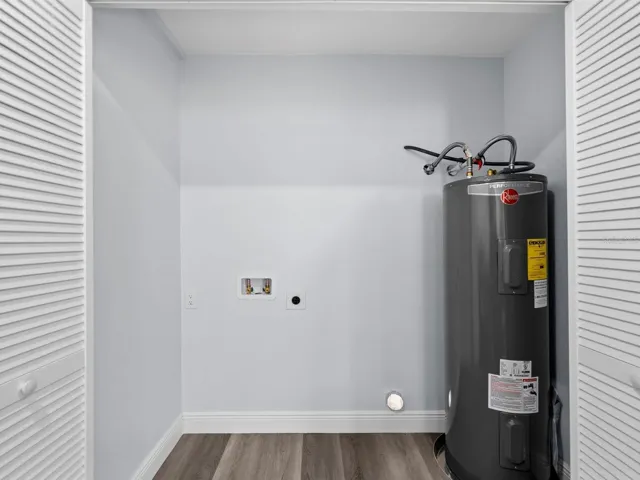 Interior laundry closet - Vented to outside