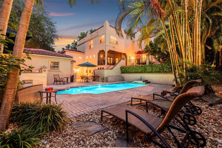 Captivating Backyard Retreat