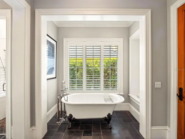 Clawfoot Soaking Tub