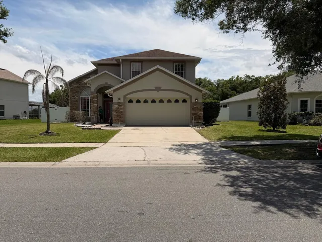 FRONT HOUSE VIEW 1
