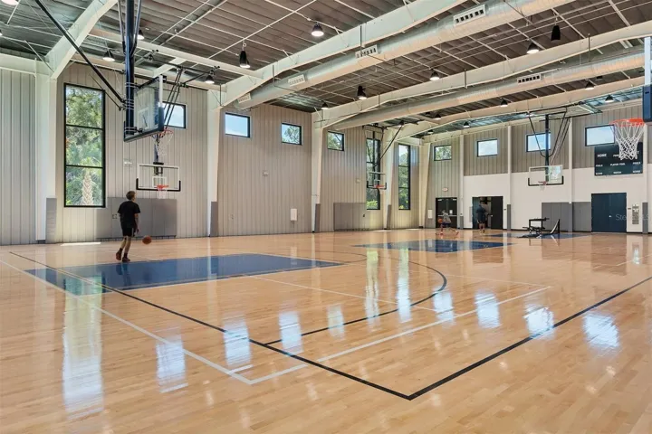 Basketball Full Court Hub