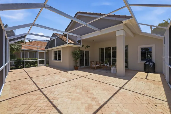 Large screened in lanai