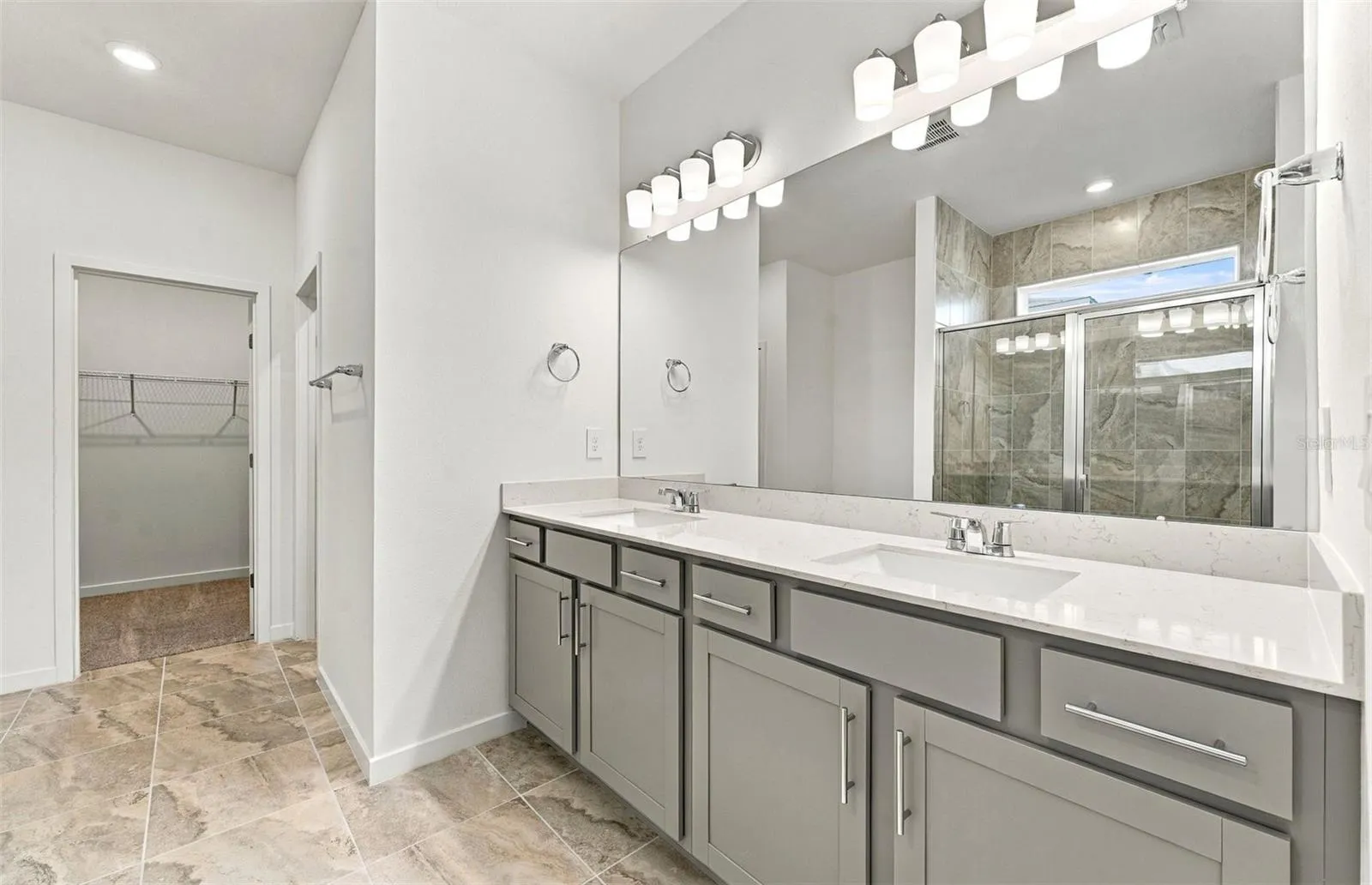 Owner's Bath w/Dual Sinks