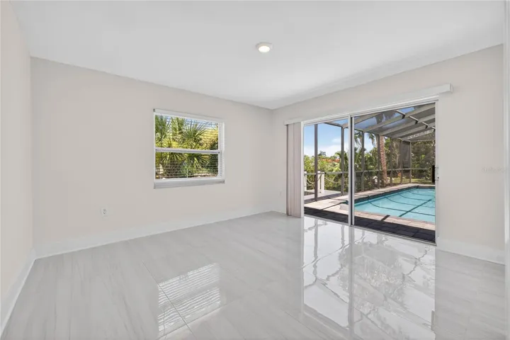 Bedroom 4 with Pool Access