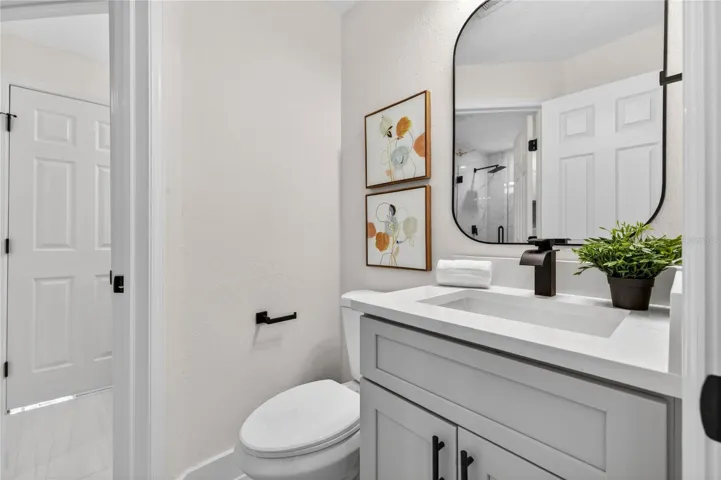 Jack and Jill Bath Private Water Closet 1