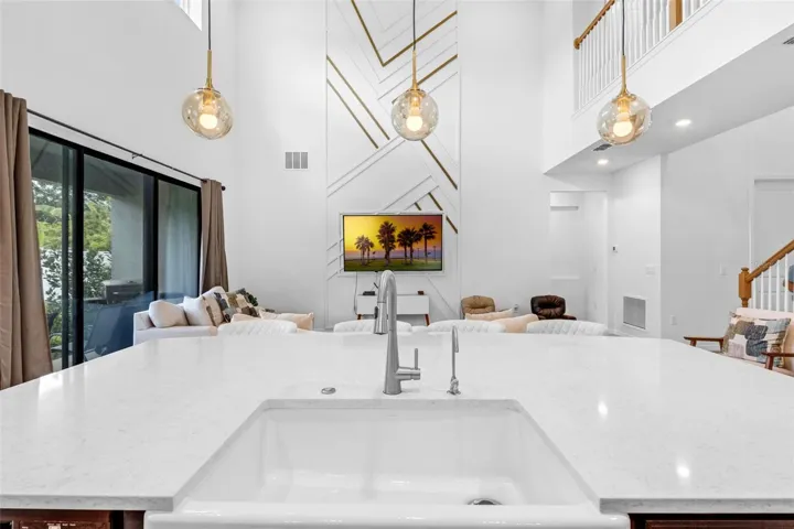 Quartz with Farmhouse Sink