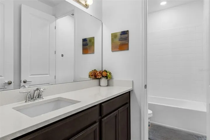 Full Bathroom 3
