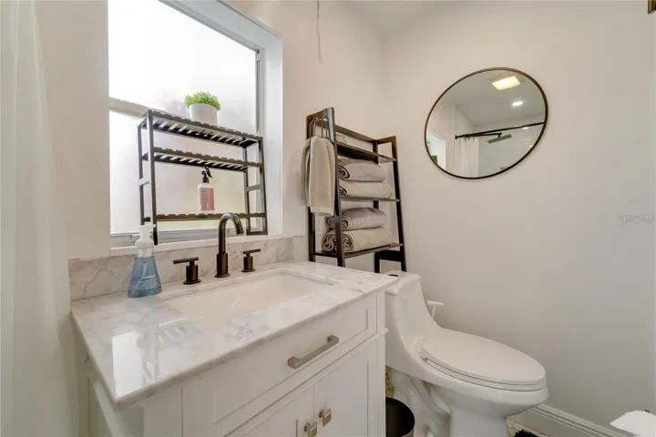 Guest House Full Bathroom