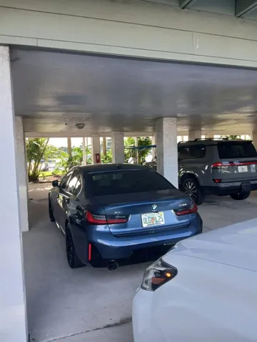 Under bldg 3 parking spaces