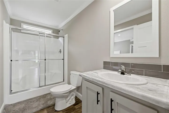hall/guest bath