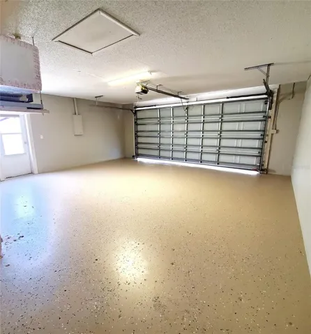 2-CAR GARAGE