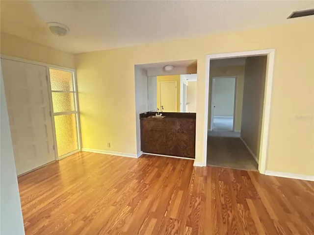 wet bar area