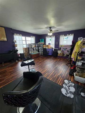 Studio/Salon